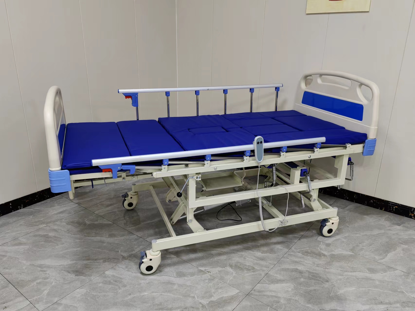 China LISA Medical: Provides personalized nursing bed solutions for Thai hospitals.