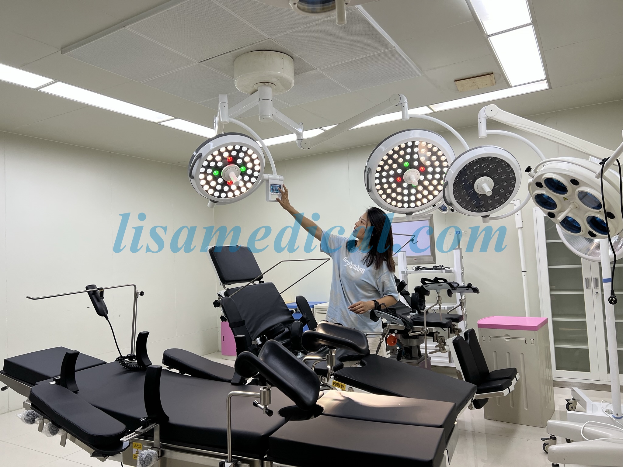 LSD4-2 Double Head LED Surgical Shadowless Lamp 700/500