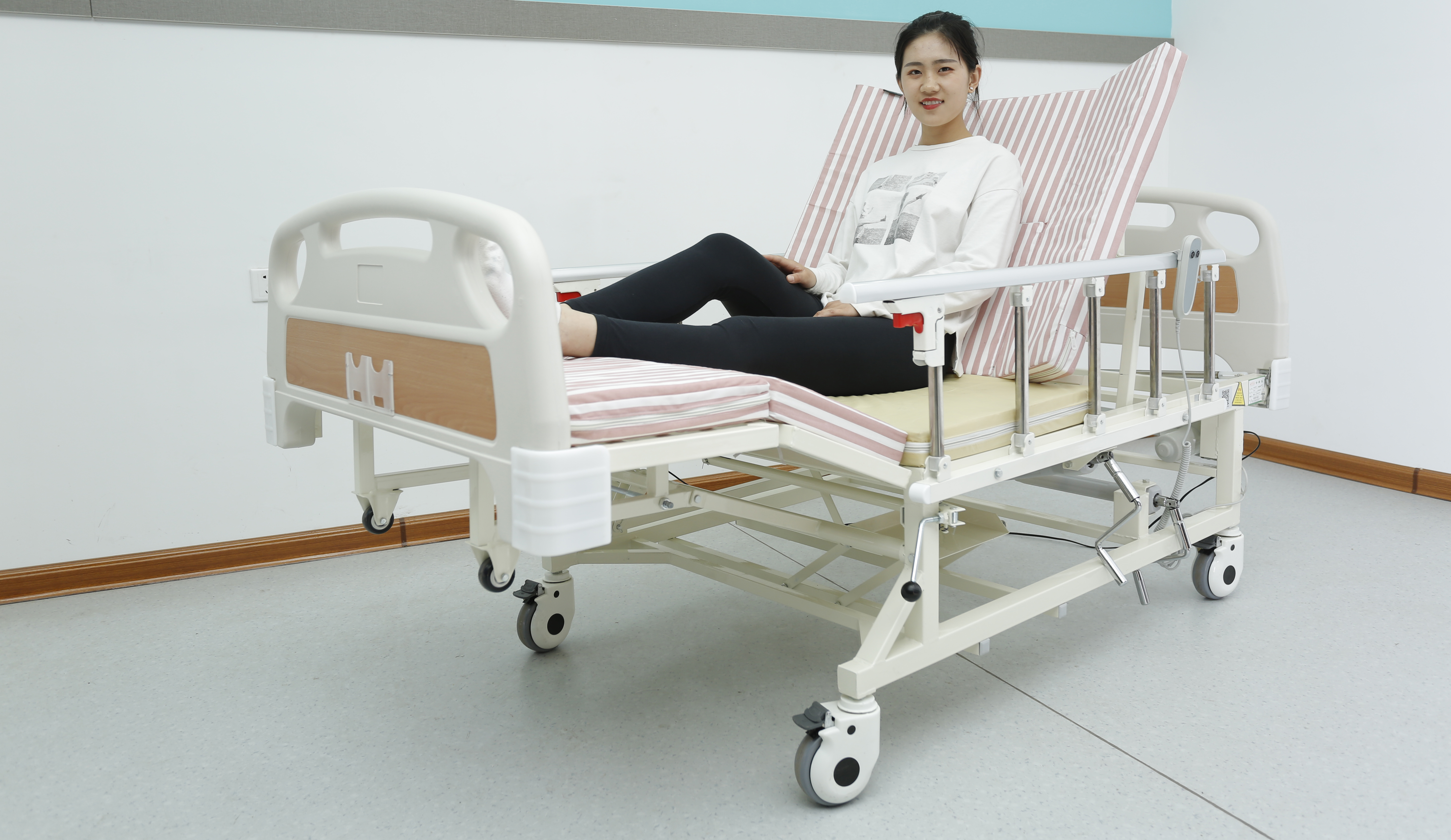 LSYA-C07D Electric Backlift Nursing Bed